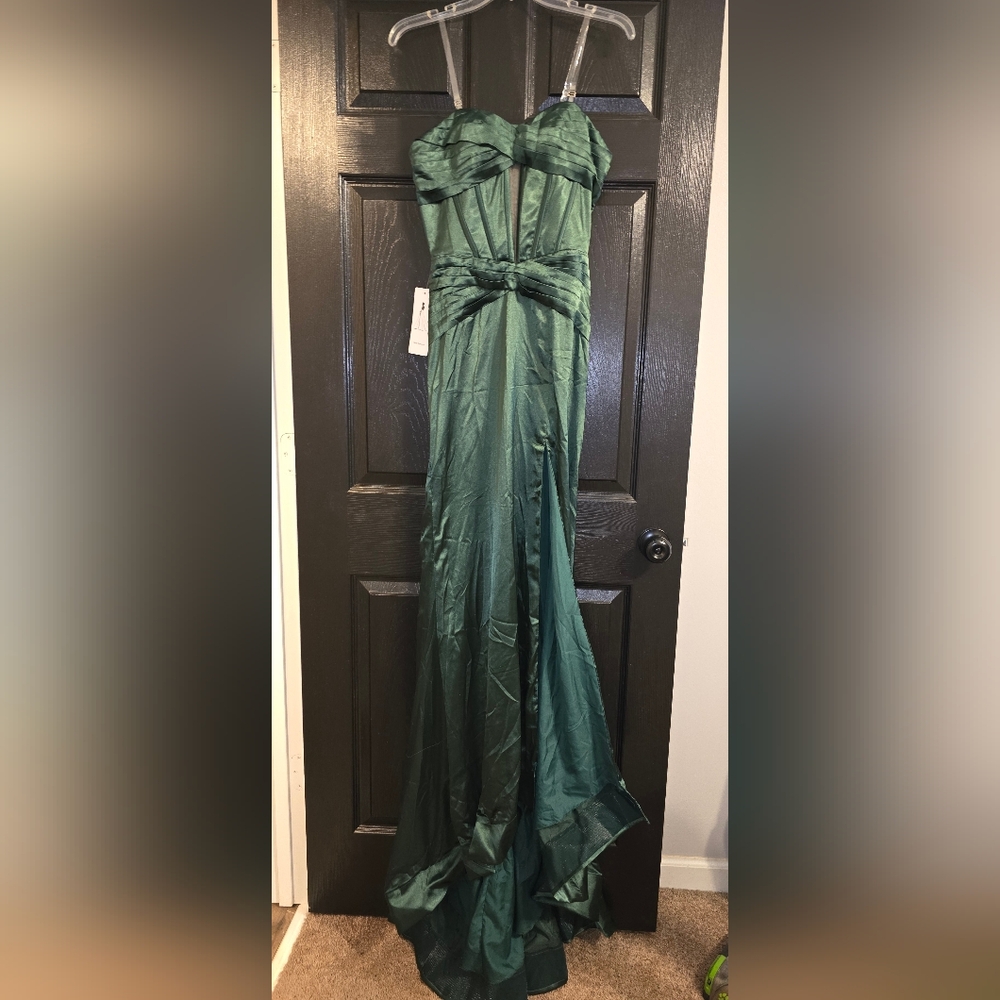 Elegant Green Strapless Prom Dress